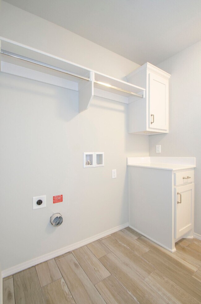 Building Photo - 4 Bed, 2.5 Bath, 3 Car Garage Beauty In Desirable Brighton Village In BA!