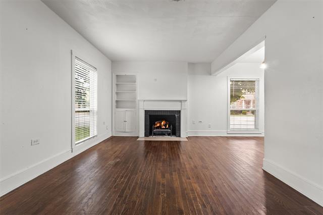 Building Photo - 301 Maple St