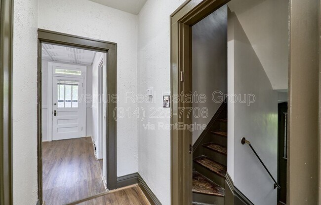Building Photo - 5021 Ray Ave