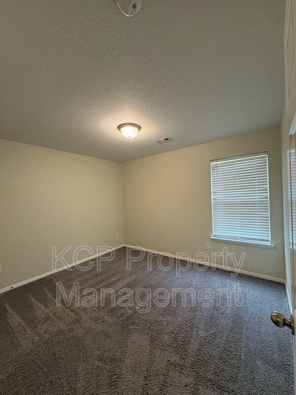 Building Photo - 6706 SW Whitmarsh Rd