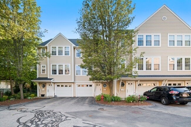 Building Photo - 122 E Squantum St