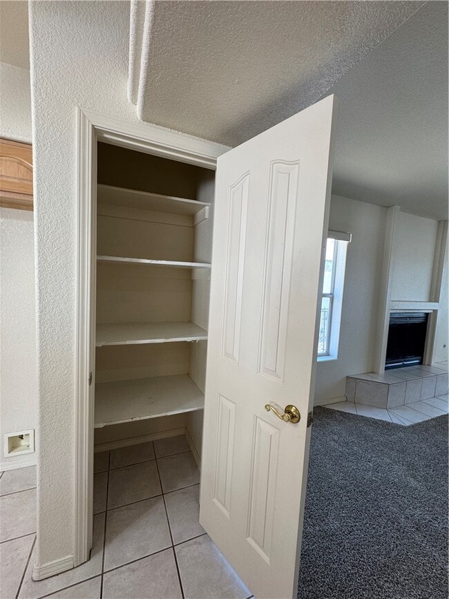 Building Photo - 3434 Mineral Park Dr