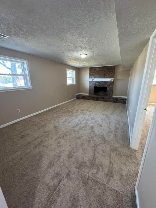 Building Photo - 3372 Otter Creek Dr