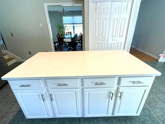 Building Photo - 64 Hamilton Dr