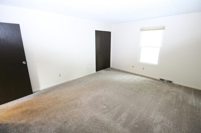 Building Photo - 4829 Dierker Rd