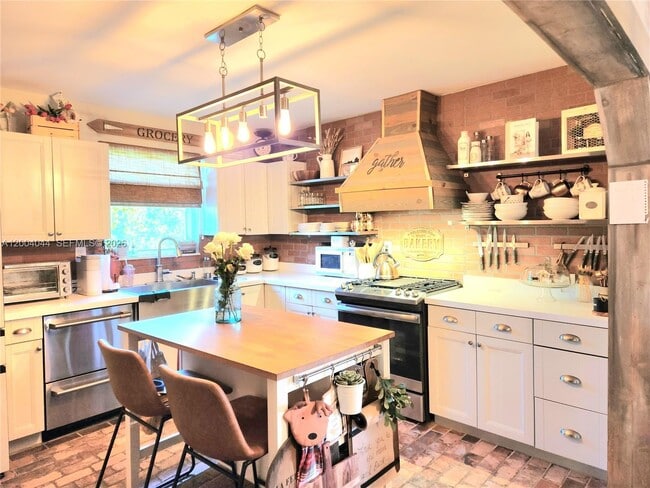 Building Photo - 2251 NW 87th Ter