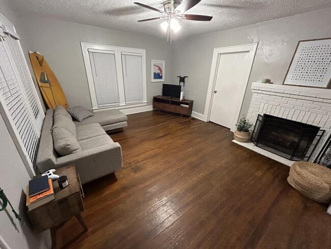 Building Photo - 615 S Mills Ave