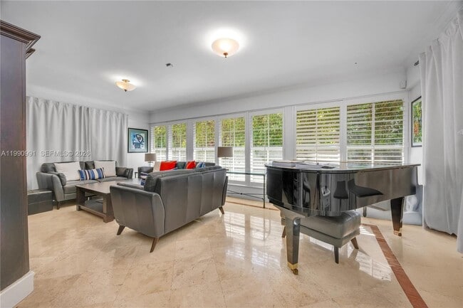 Building Photo - 6200 Granada Blvd