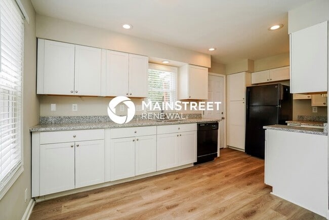 Building Photo - 3 Bedroom Pet-Friendly Home in COLUMBUS, O...