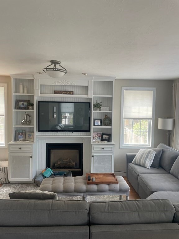 Building Photo - 128 Colonial Rd