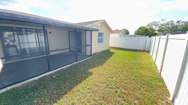 Building Photo - Newly renovated 3 bedroom, 2 bathroom, 2 c...