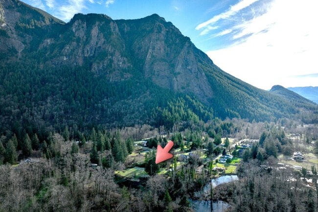 Building Photo - 3bd/2ba North Bend House