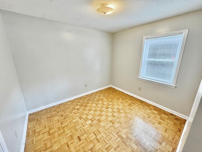 Building Photo - 5022 Harrington Ave