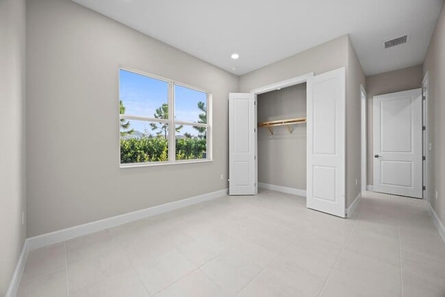 Building Photo - 5741 Beechnut Dr