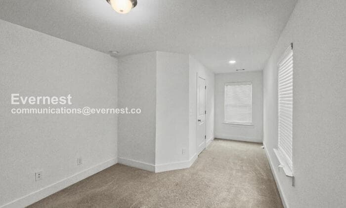 Building Photo - 1924 Dillon Dr