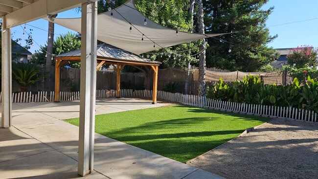 Building Photo - Kingsburg House for Rent