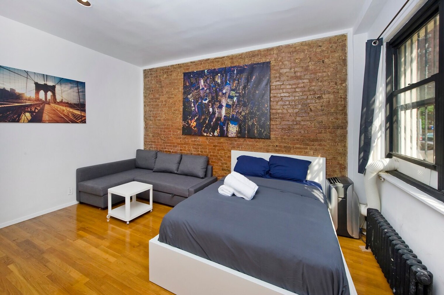 Building Photo - 215 B E 95th St