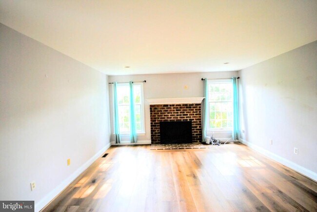 Building Photo - 1506 Chain Bridge Ct