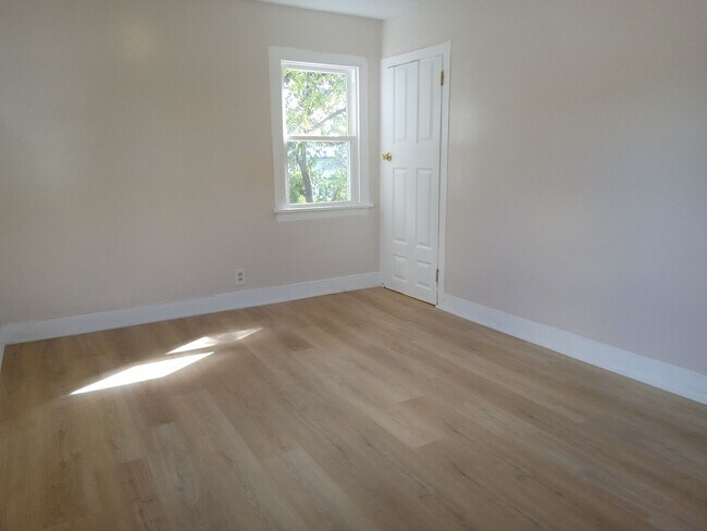 Building Photo - 19-21 Taylor