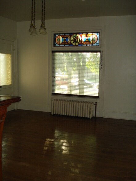 Building Photo - 207 West Ave S