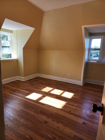 BEDROOM 1B - 720 Madison Ave