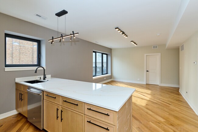 Building Photo - 5200 N Winthrop Ave