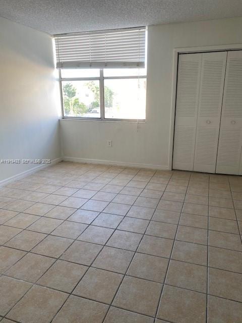 Building Photo - 3895 W 11th Ave