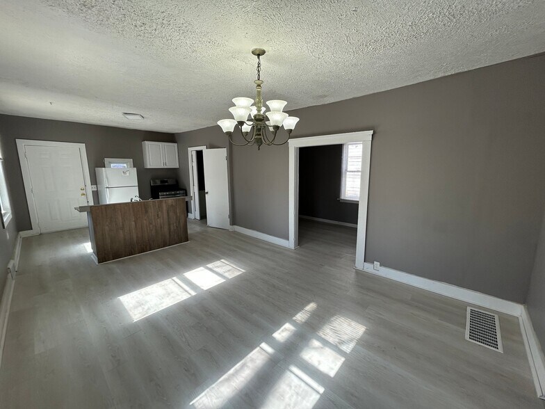 Building Photo - 6818 Morgan Ave