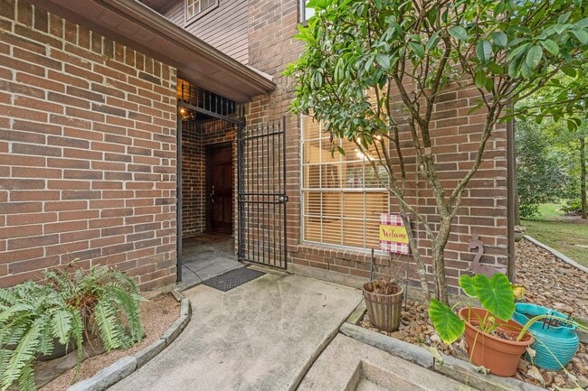 Building Photo - 17 E Willowood Ct