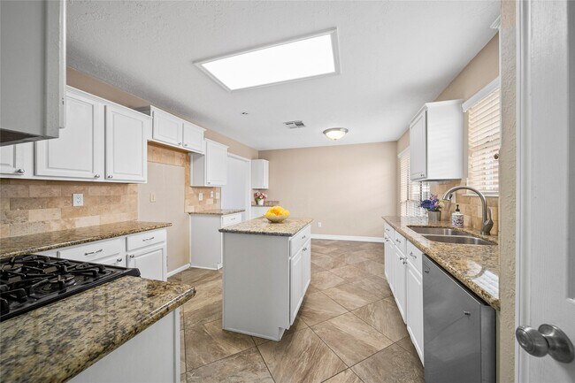 Building Photo - 14115 Cascade Falls Dr