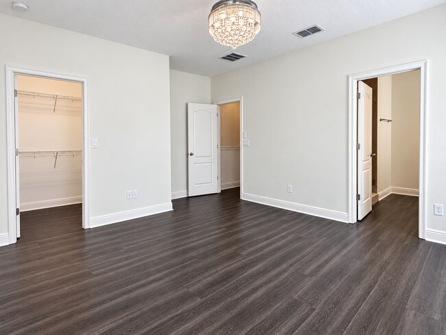 Building Photo - 6603 Calamondin Dr