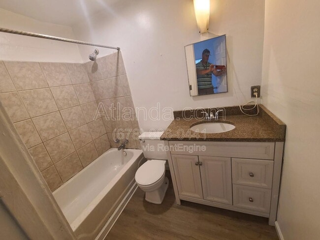 Building Photo - 70A Chester Avenue Southeast