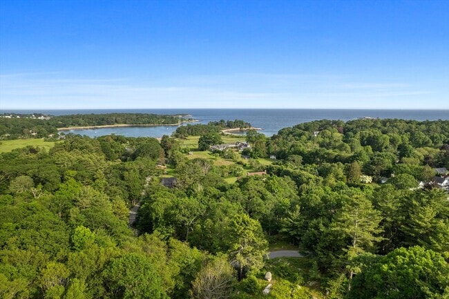 Building Photo - 370 Summer St