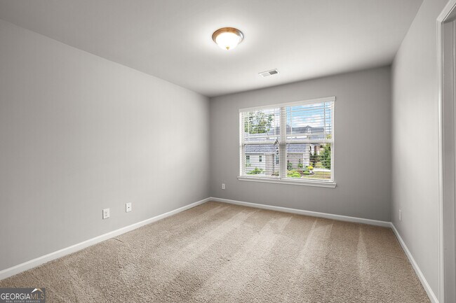 Building Photo - 361 Granite Way