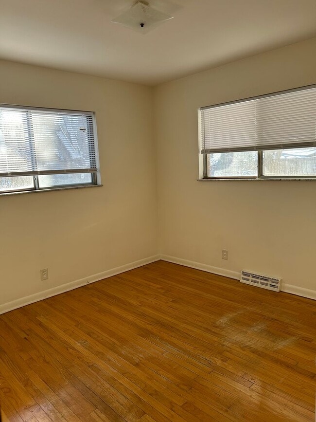 Building Photo - Lovely family home