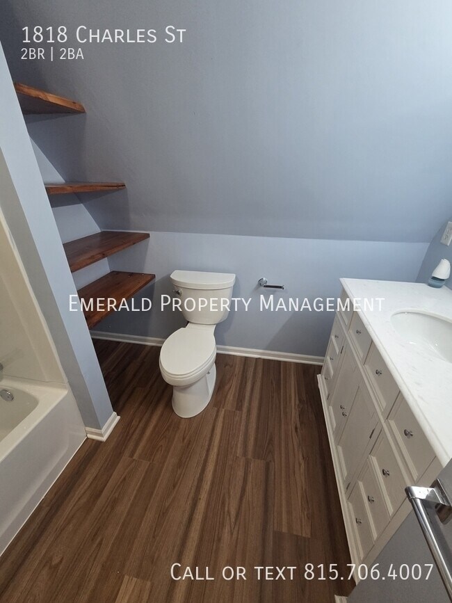 Building Photo - 1818 Charles St