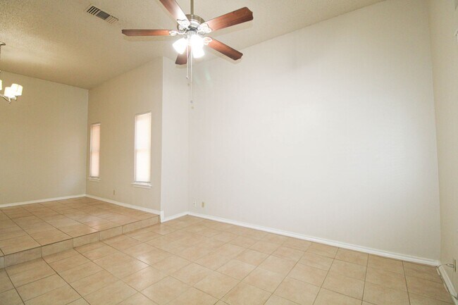 Building Photo - 3223 Tree Grove Dr