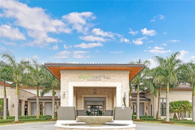 Building Photo - 10500 NW 78th Terrace