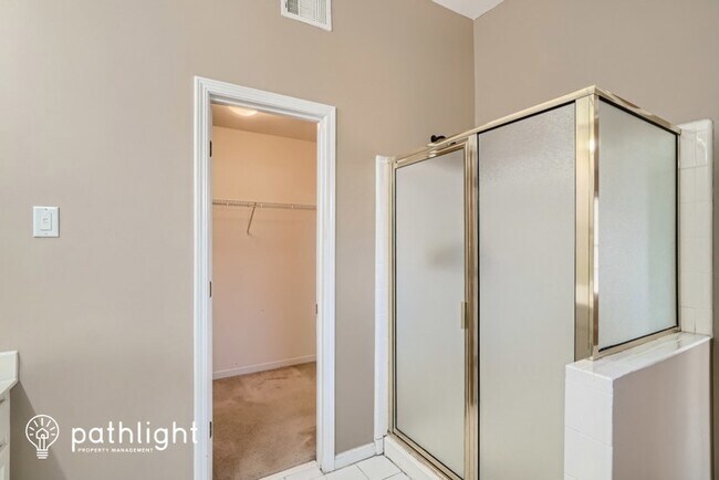 Building Photo - 902 Chadwick Park Dr