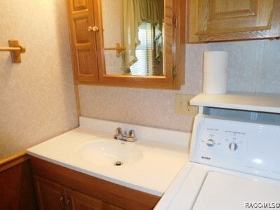 Building Photo - 7170 N Golden Point