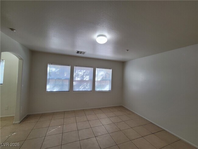 Building Photo - 9157 Desirable Ct