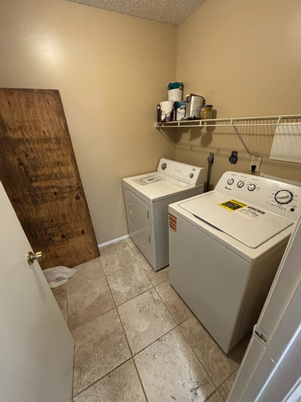 Building Photo - 3999 NW Cinnamon Tree Cir