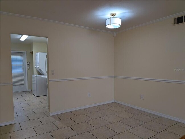 Building Photo - 725 Northlake Blvd