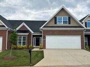 Building Photo - Townhouse / Whitsett