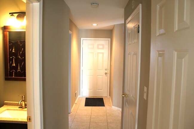 Building Photo - 77 Pagoda Ln