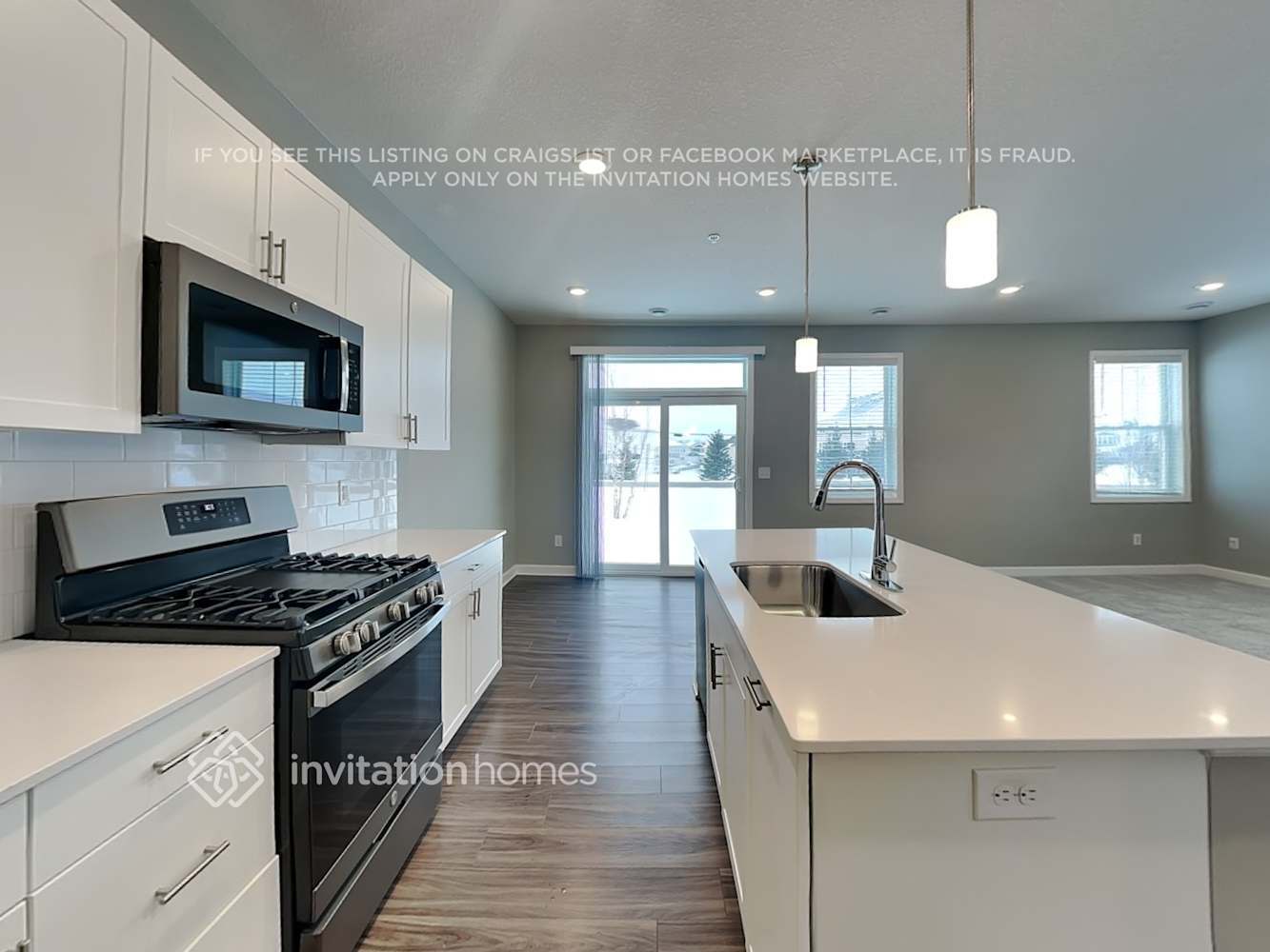 Building Photo - 16700 Dunkirk Cir N