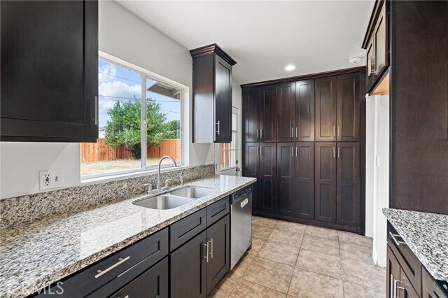 Building Photo - 8232 Malven Ave