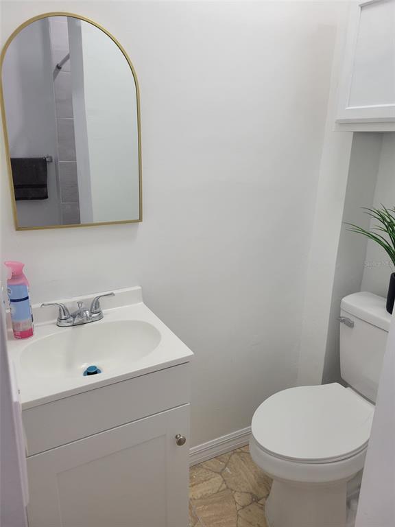 Building Photo - 531 Lakeview Ct