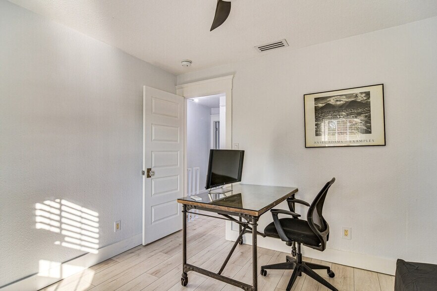 Building Photo - 5172 Coquina Key Dr SE