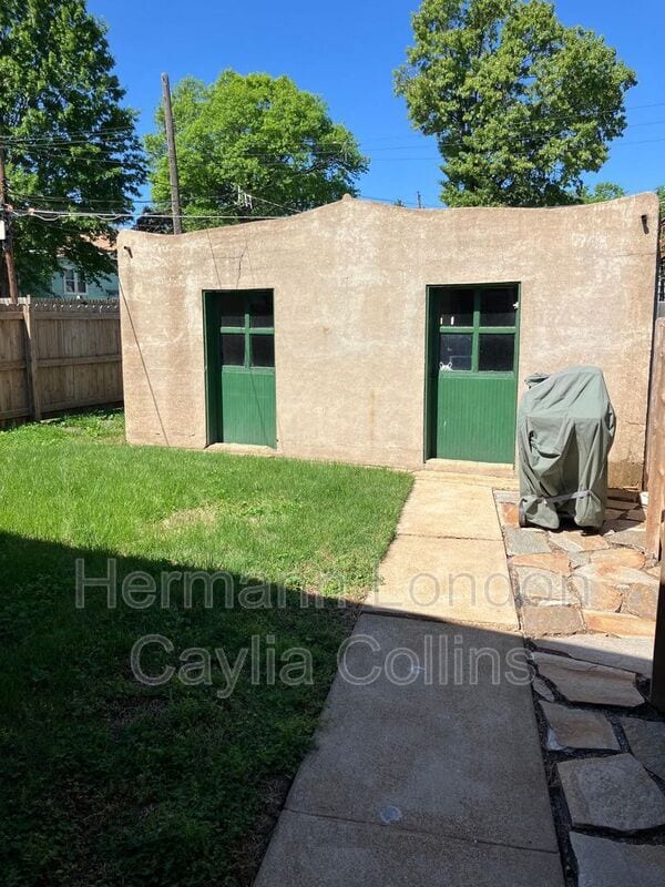 Building Photo - 1233 Graham St